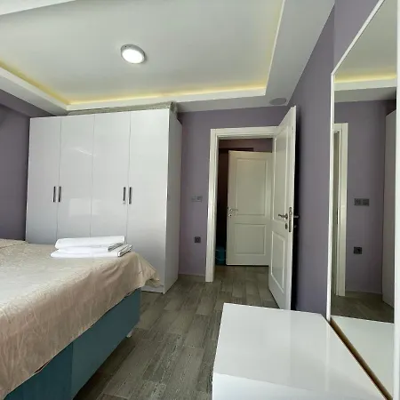 X Apartmanhotel 4*