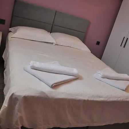 Aparthotel X *
