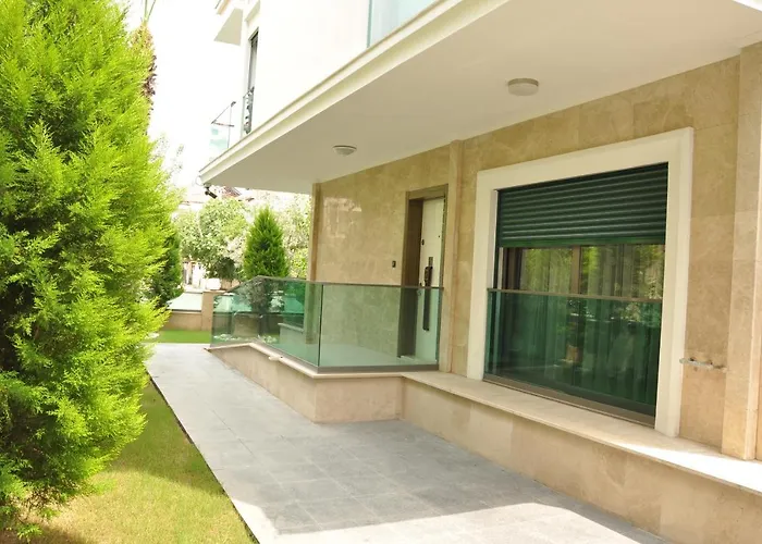 Aparthotel X 4*