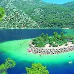 X 4* Φετιγιέ