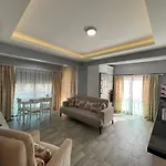 Ξενοδοχείο με διαμερίσματα X 4*